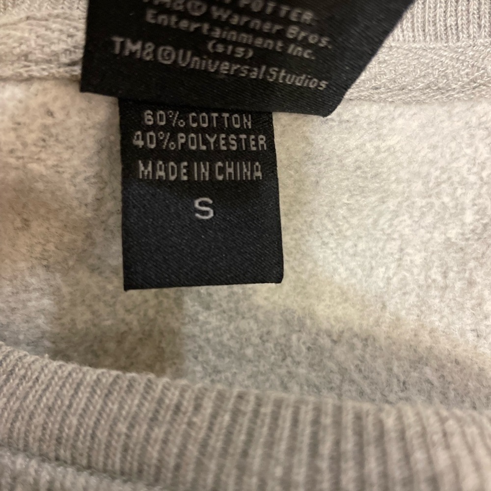 Universal Studios Gryffindor Gray Sweatshirt Size… - image 8